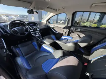 FORD FOCUS    INTERIOR RECARO