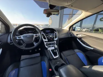 FORD FOCUS    INTERIOR RECARO