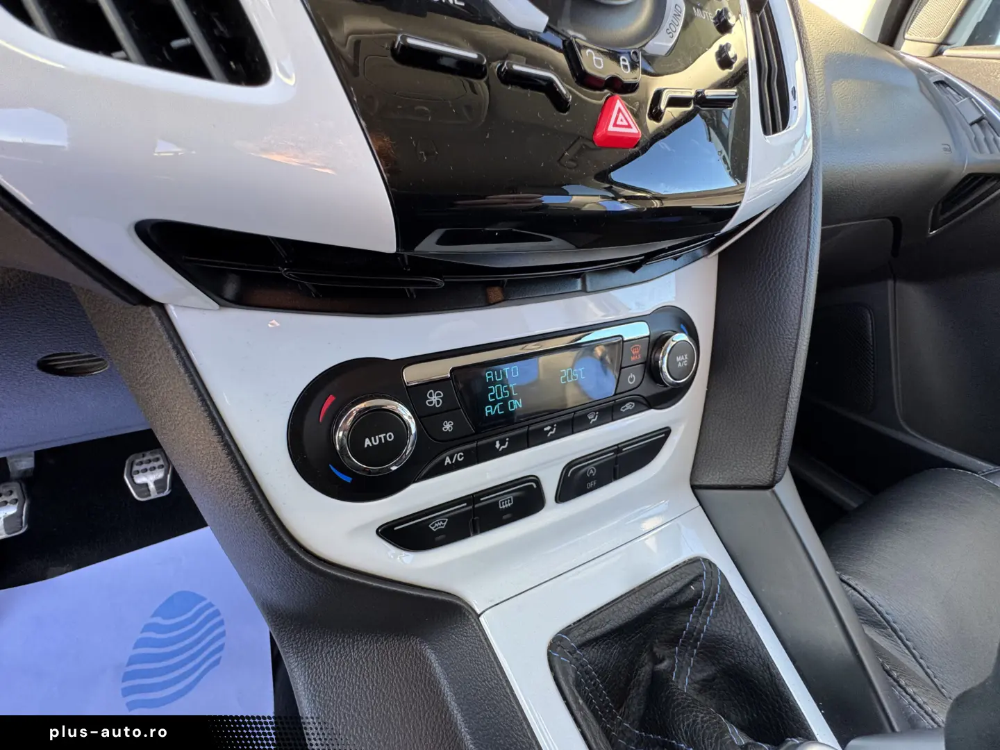 FORD FOCUS    INTERIOR RECARO