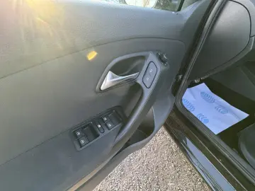 VOLKSWAGEN POLO    1.2 TSI    NAVIGATIE