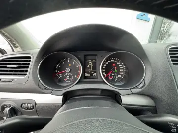 VOLKSWAGEN GOLF VI    AUTOMAT