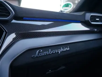 LAMBORGHINI Urus 4.0 V8 Performante Voll Carbon Alcantara