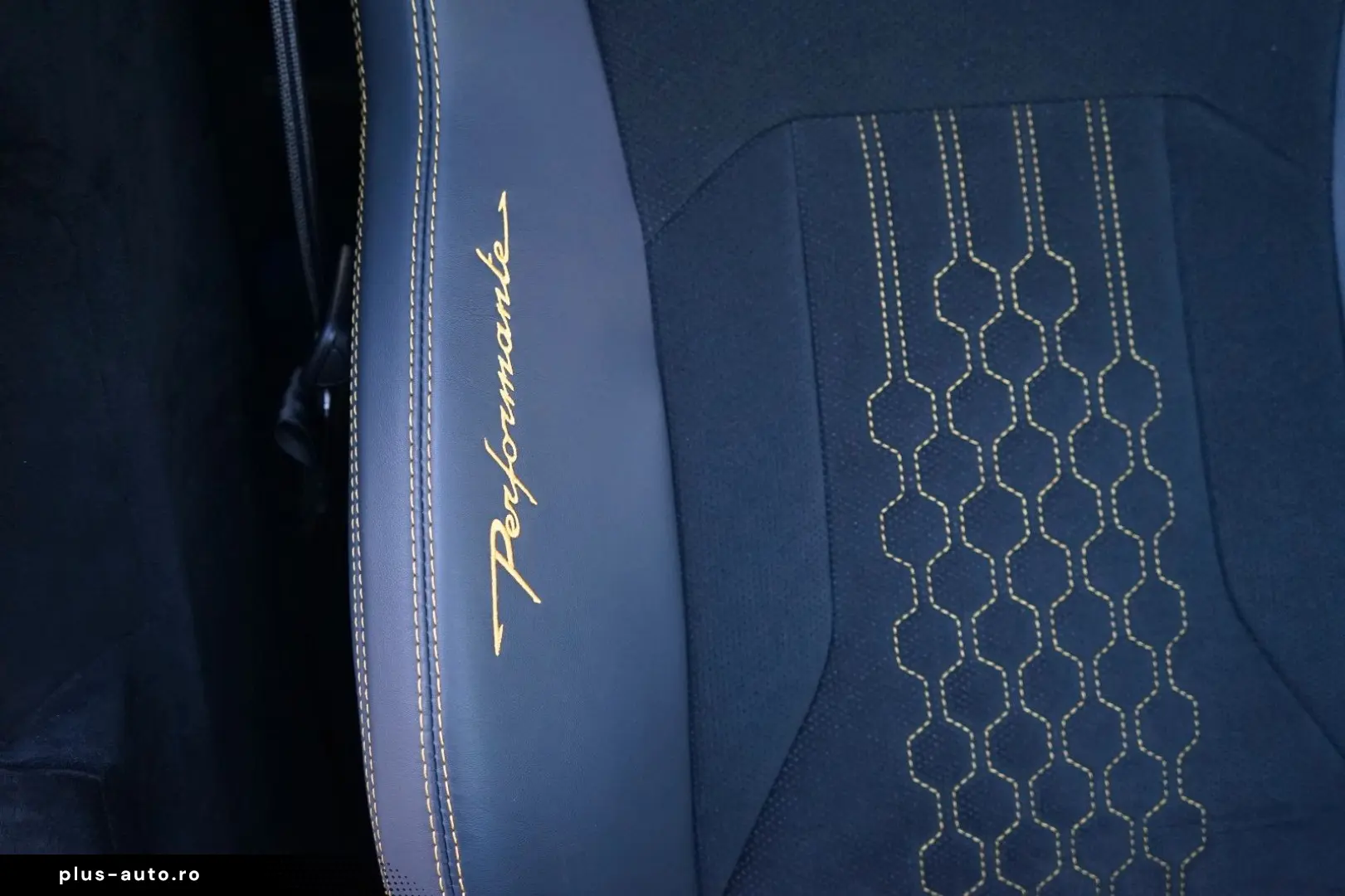 LAMBORGHINI Urus 4.0 V8 Performante Voll Carbon Alcantara