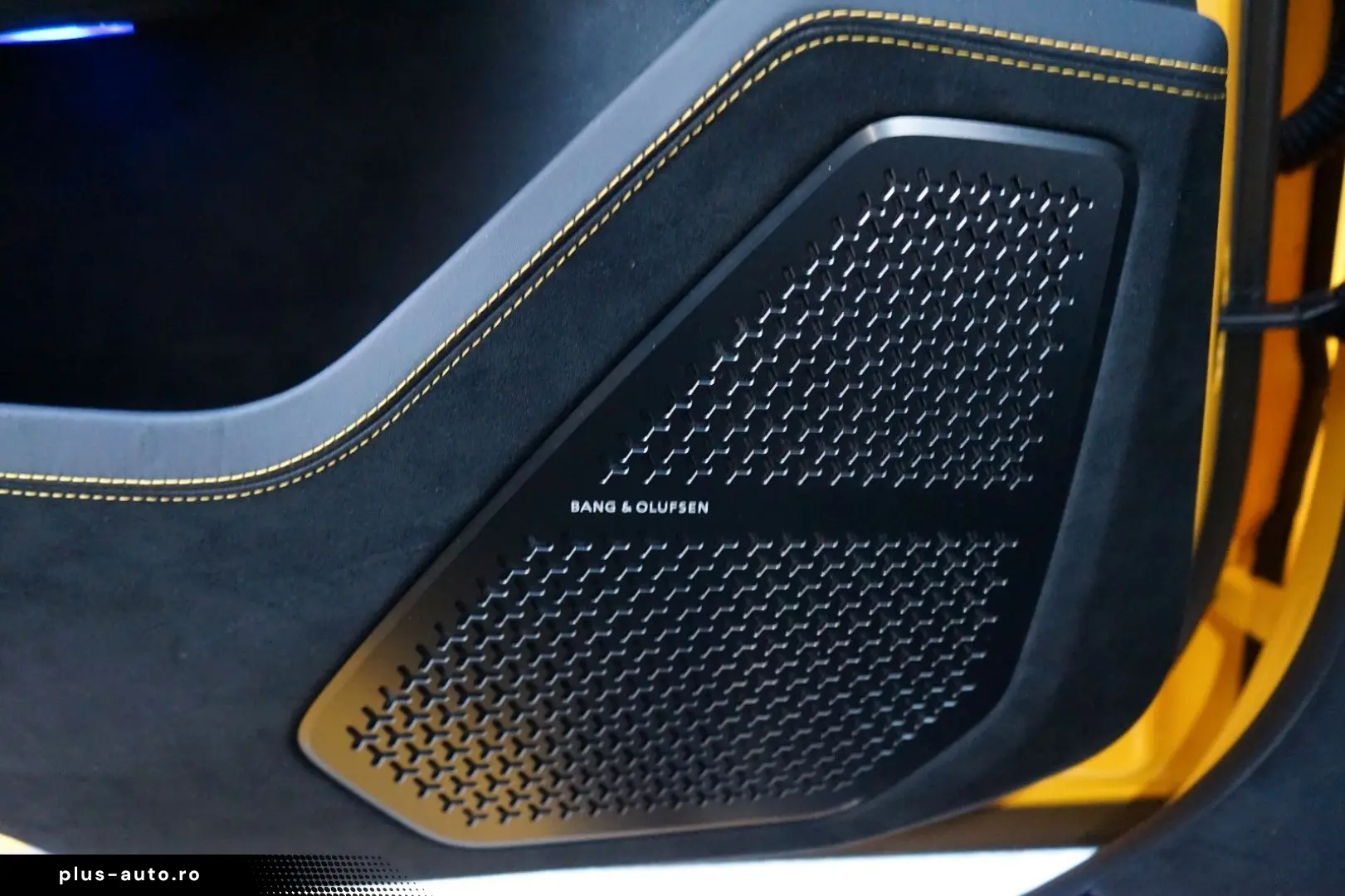 LAMBORGHINI Urus 4.0 V8 Performante Voll Carbon Alcantara