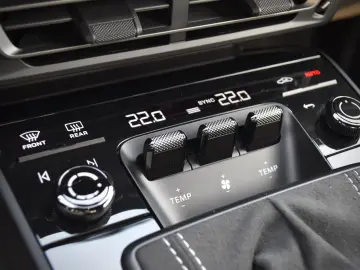 PORSCHE 911 GT3 CLUBSPORT CARBON-DACH LIFT BOSE PCCB