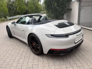PORSCHE 992 Carrera 4 GTS Cab. Lift Inno Matrix Bose 18-