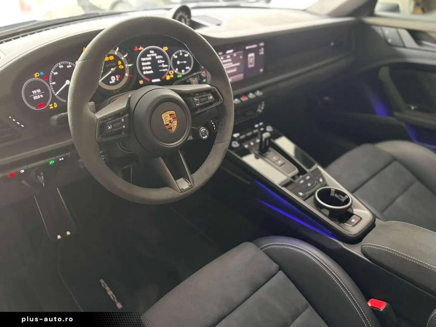 PORSCHE 992 Carrera 4 GTS Cab. Lift Inno Matrix Bose 18-