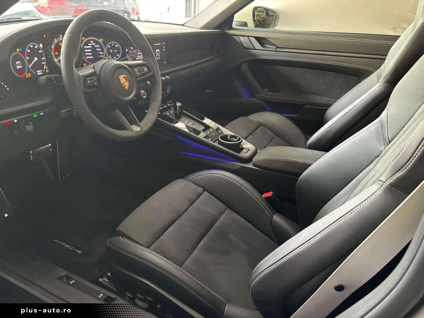 PORSCHE 992 Carrera 4 GTS Cab. Lift Inno Matrix Bose 18-