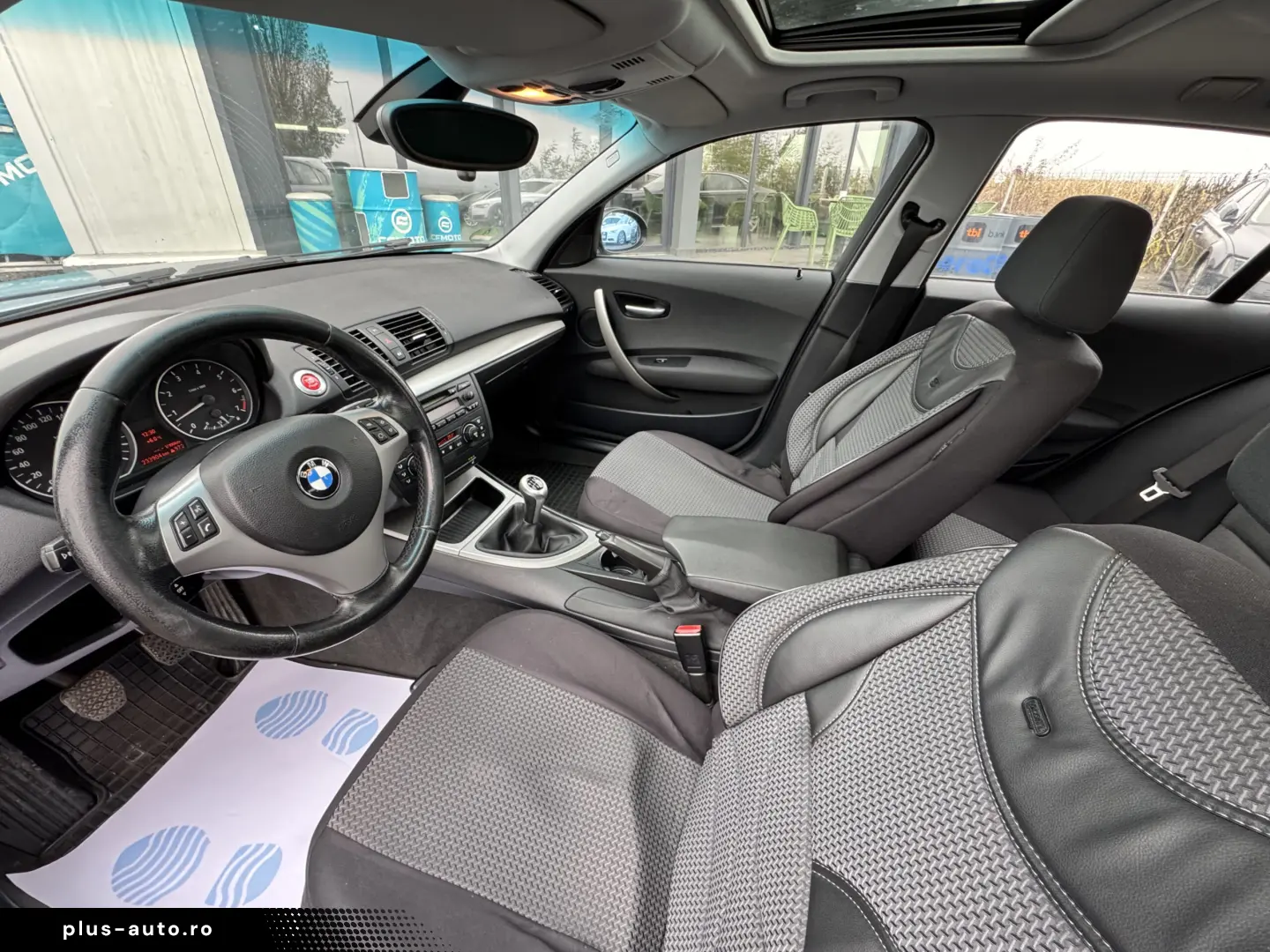 BMW 120i    DUBLU CLIMA