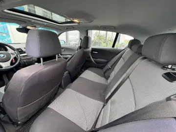 BMW 120i    DUBLU CLIMA