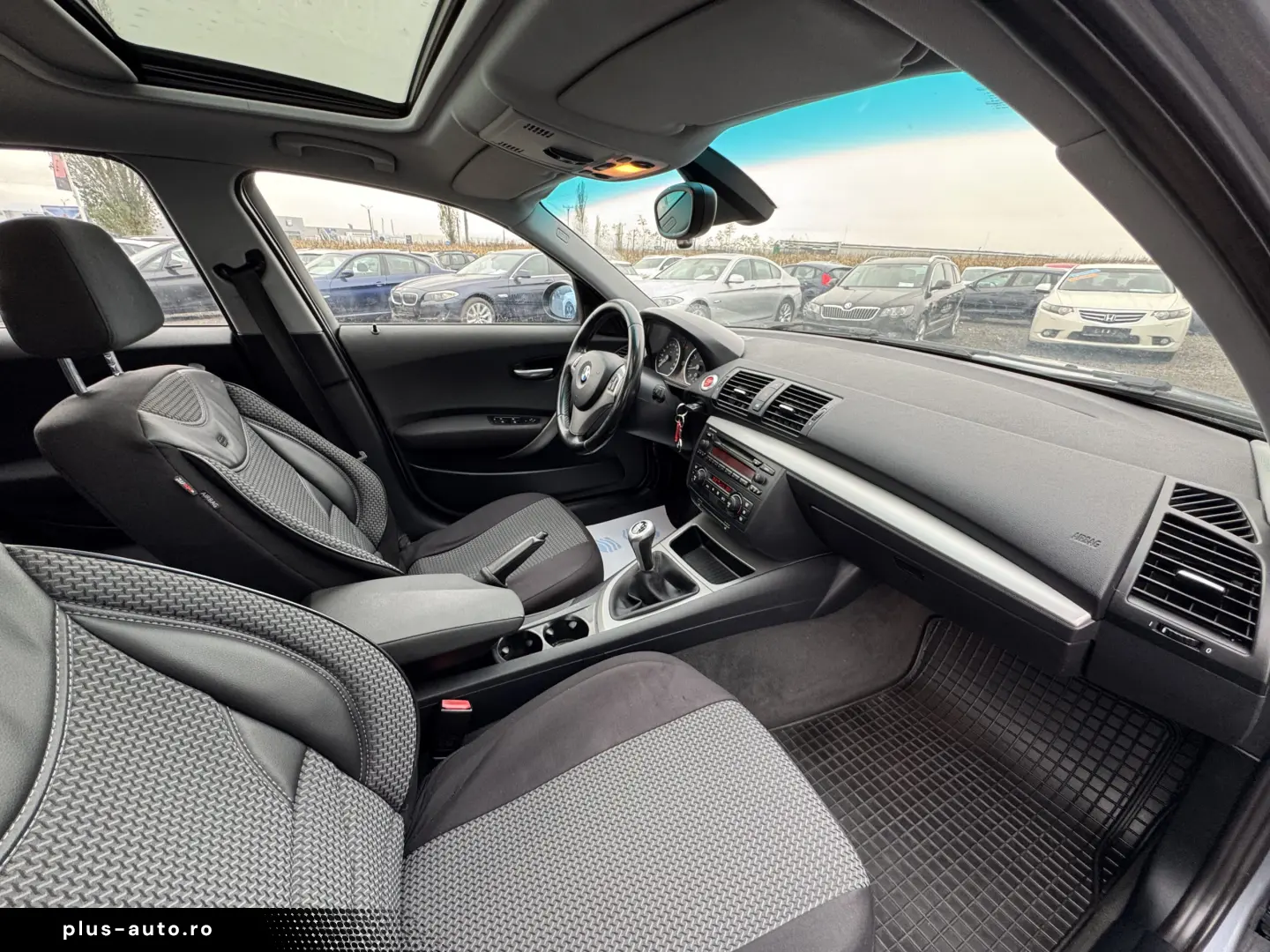 BMW 120i    DUBLU CLIMA