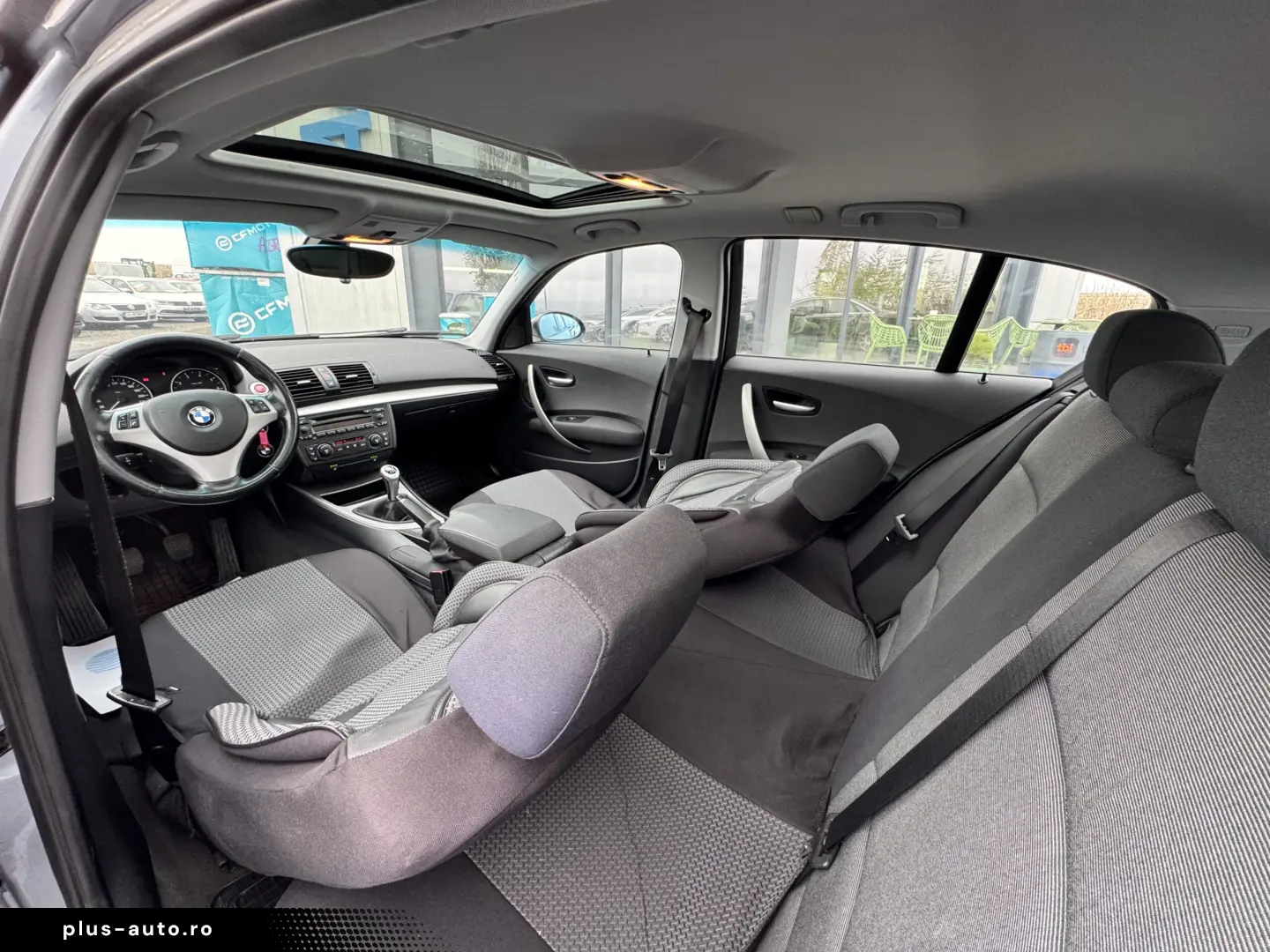 BMW 120i    DUBLU CLIMA