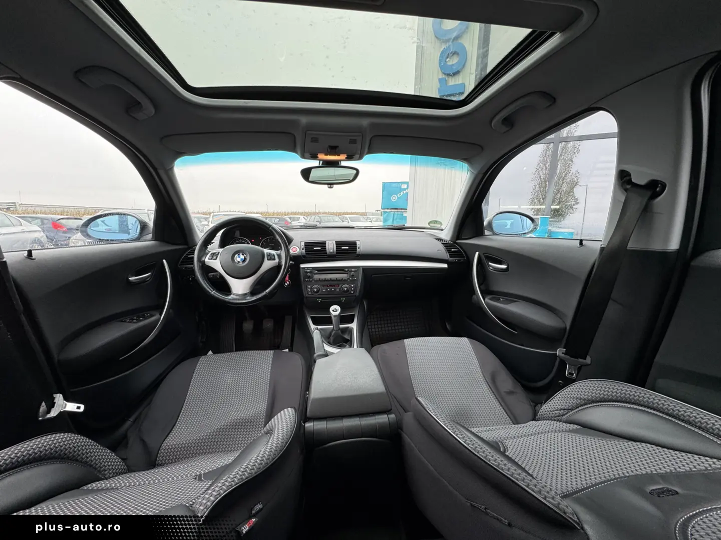 BMW 120i    DUBLU CLIMA