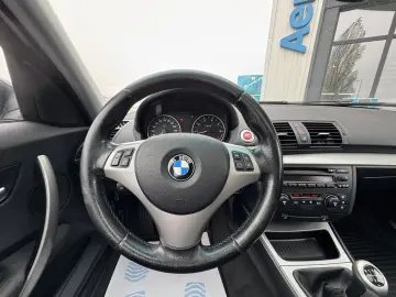 BMW 120i    DUBLU CLIMA