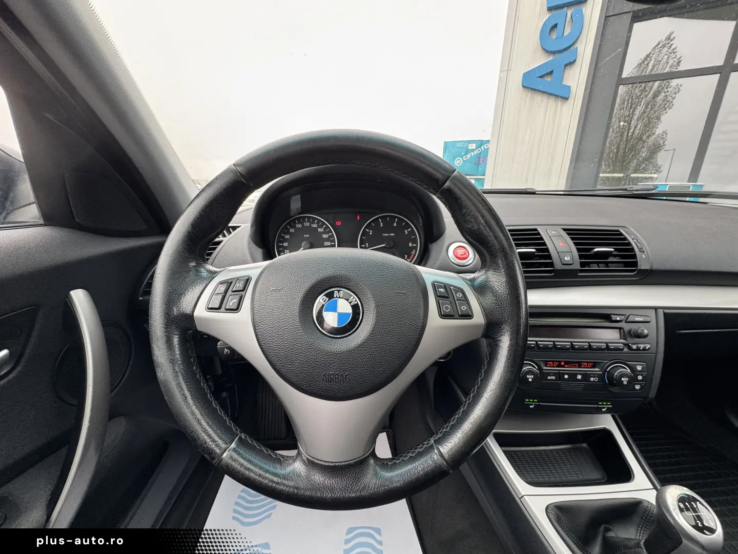 BMW 120i    DUBLU CLIMA