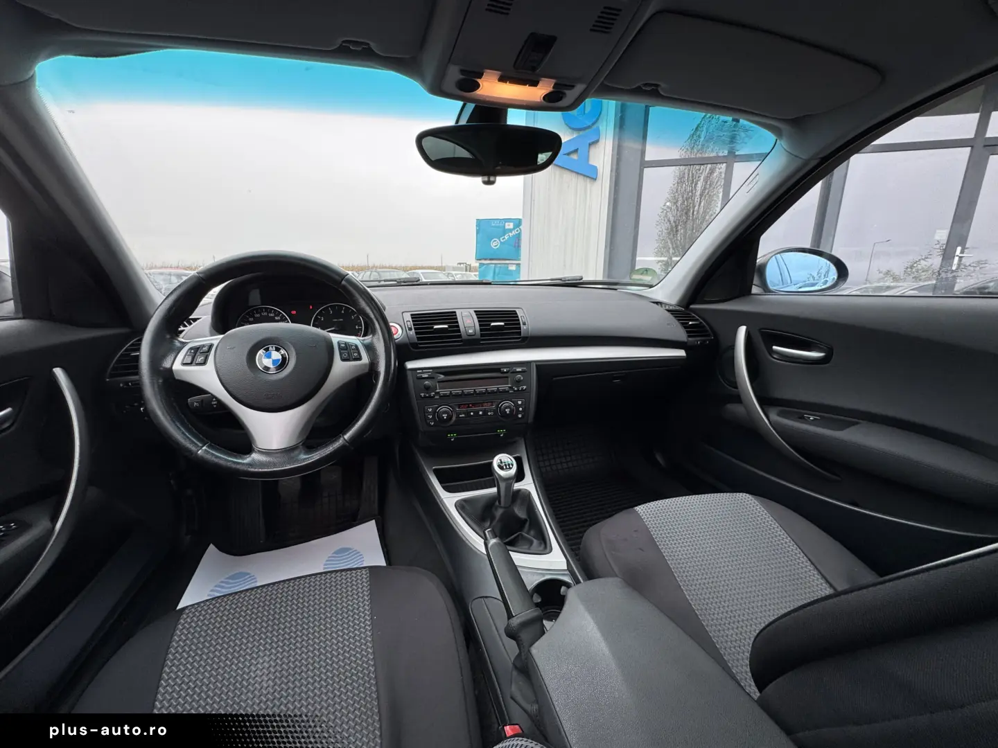 BMW 120i    DUBLU CLIMA