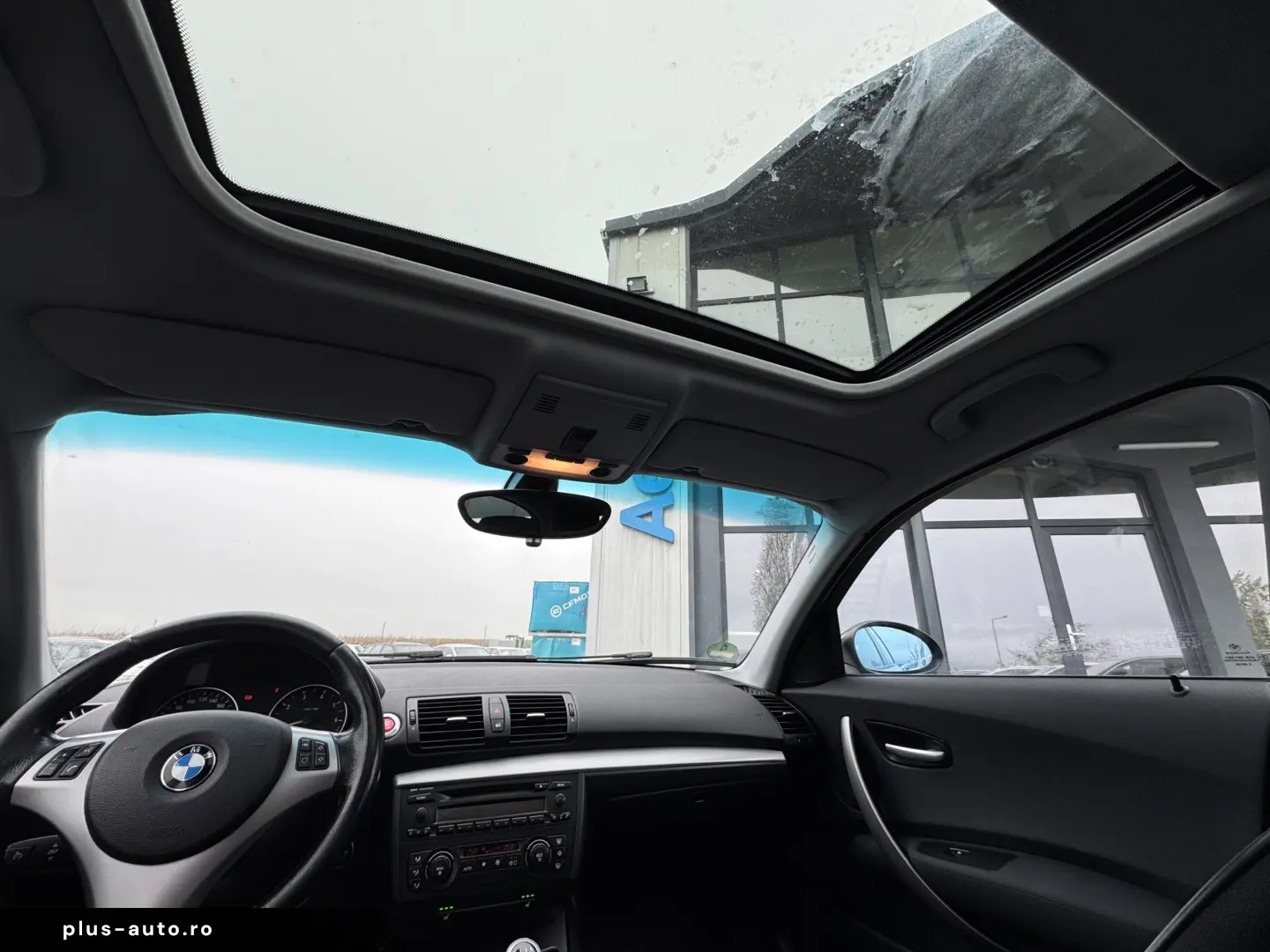 BMW 120i    DUBLU CLIMA