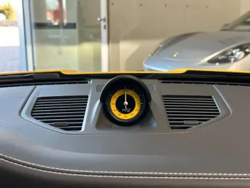 PORSCHE 992 GT3 Clubsport Lifting Navi LED 1.Hand