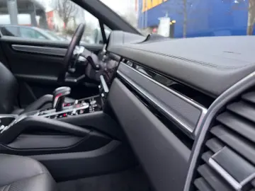 PORSCHE Cayenne E-Hybrid Platinum Edition SportDesign