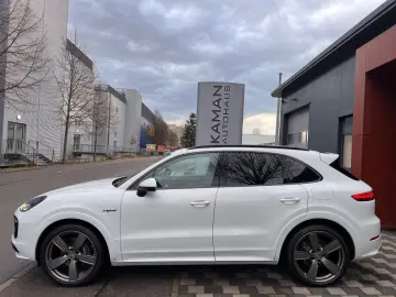 PORSCHE Cayenne E-Hybrid Platinum Edition SportDesign