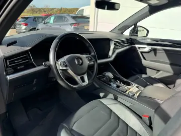 VW Touareg 3.0 V6 TDI Innovision