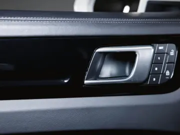 PORSCHE Cayenne S Coupé Sport Design Paket BOSE