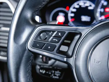 PORSCHE Cayenne S Coupé Sport Design Paket BOSE