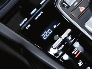 PORSCHE Cayenne S Coupé Sport Design Paket BOSE