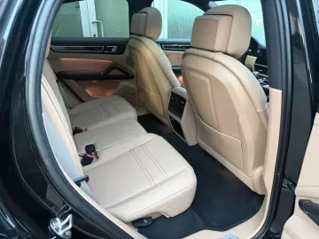 PORSCHE Cayenne Coupe E-Hyb - APPROVED- 21 Zoll -Luft-Pa