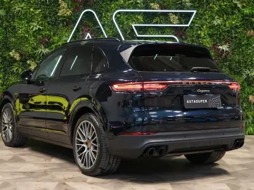 PORSCHE Cayenne E-HYBRID 360 PANO TOW PASM 69.372€ NETTO