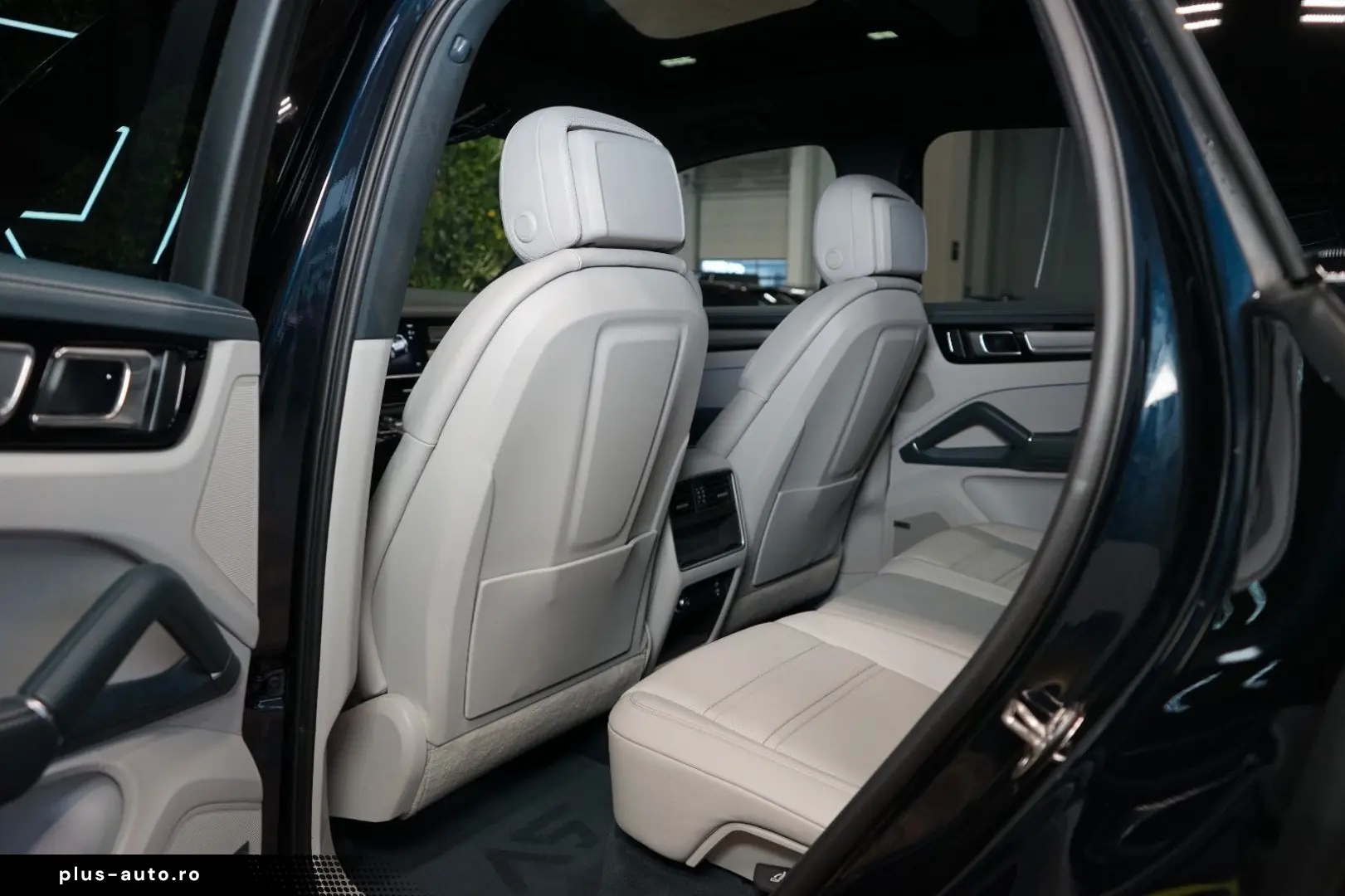 PORSCHE Cayenne E-HYBRID 360 PANO TOW PASM 69.372€ NETTO