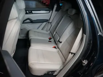 PORSCHE Cayenne E-HYBRID 360 PANO TOW PASM 69.372€ NETTO