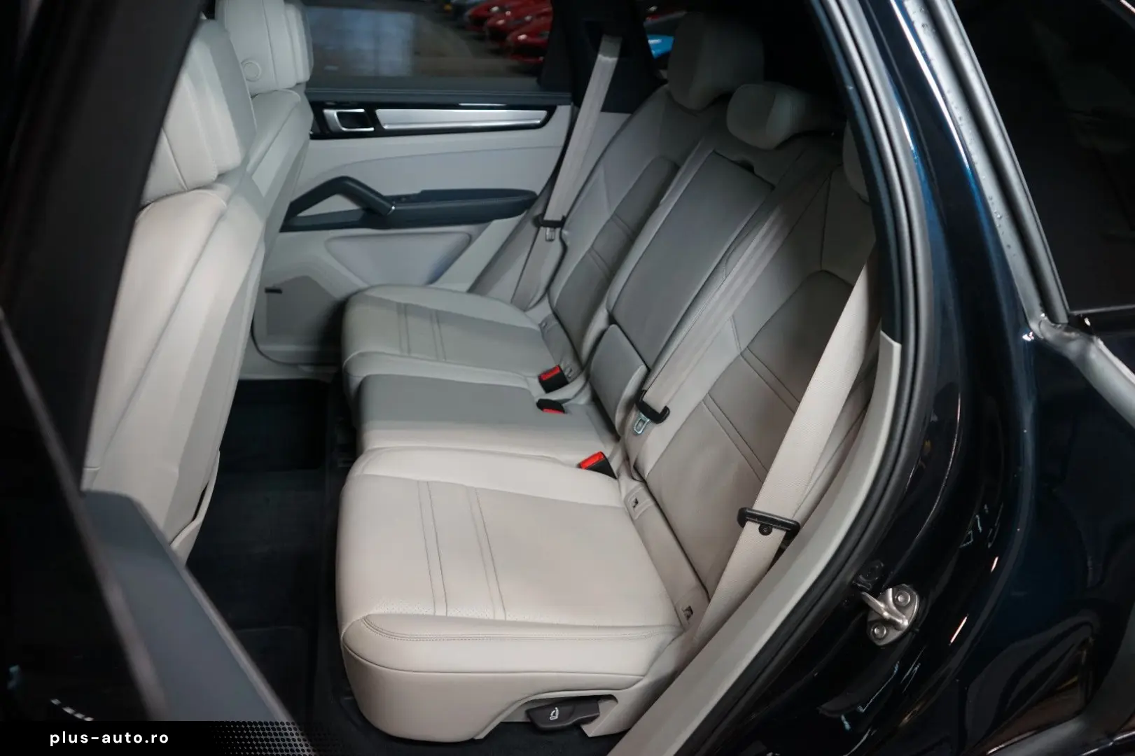 PORSCHE Cayenne E-HYBRID 360 PANO TOW PASM 69.372€ NETTO