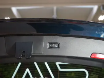 PORSCHE Cayenne E-HYBRID 360 PANO TOW PASM 69.372€ NETTO