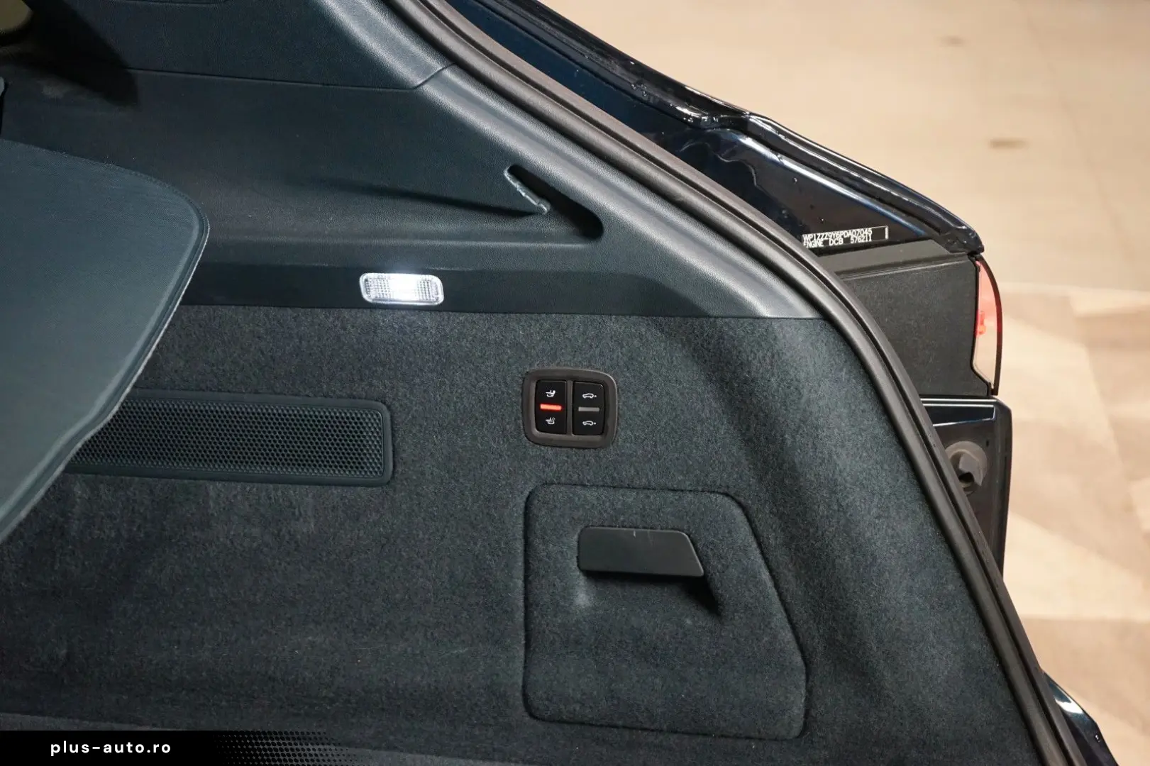 PORSCHE Cayenne E-HYBRID 360 PANO TOW PASM 69.372€ NETTO