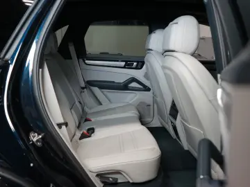 PORSCHE Cayenne E-HYBRID 360 PANO TOW PASM 69.372€ NETTO