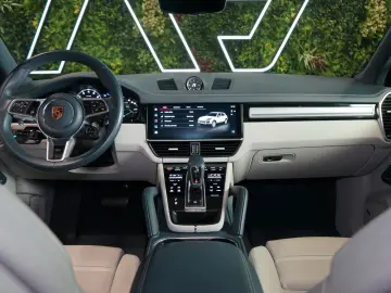 PORSCHE Cayenne E-HYBRID 360 PANO TOW PASM 69.372€ NETTO