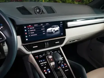 PORSCHE Cayenne E-HYBRID 360 PANO TOW PASM 69.372€ NETTO