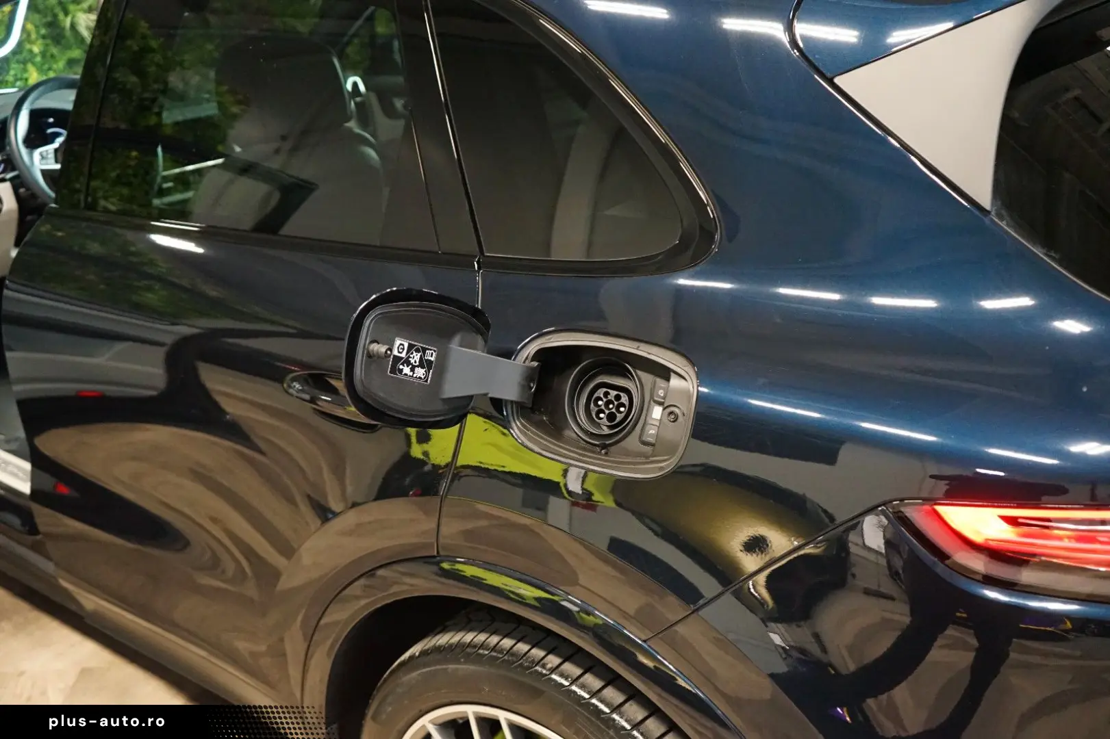 PORSCHE Cayenne E-HYBRID 360 PANO TOW PASM 69.372€ NETTO