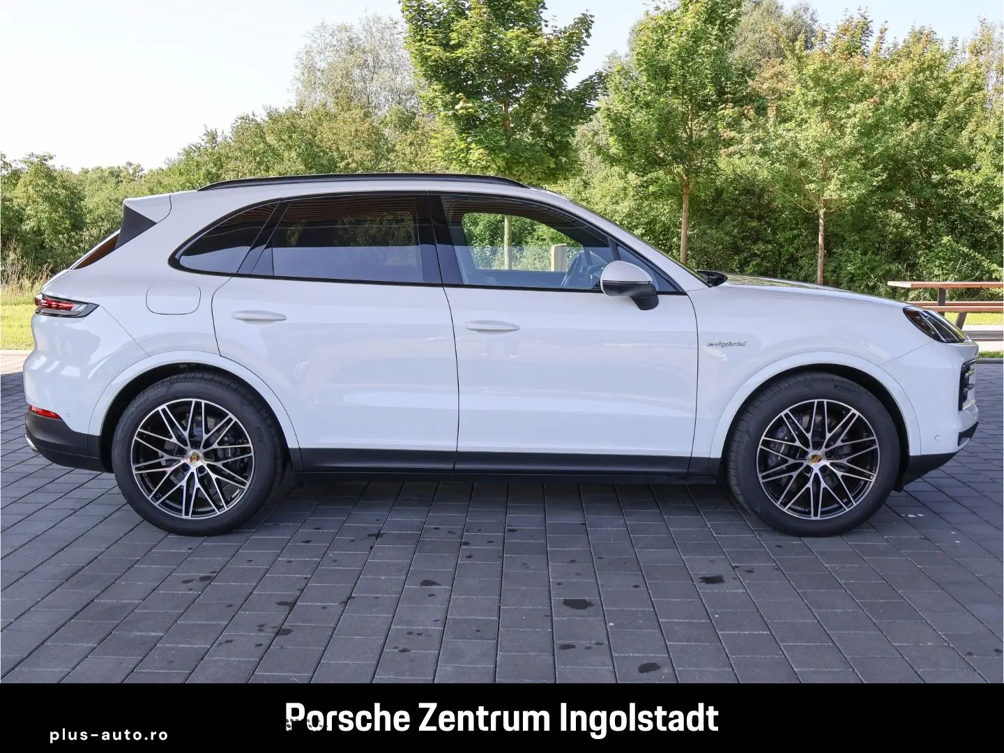 PORSCHE Cayenne E-Hybrid  Panorama  Luftfederung  Surrou