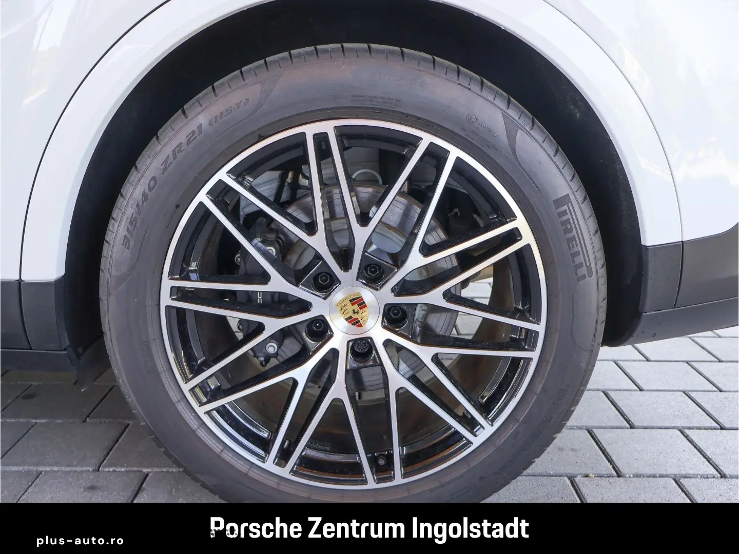 PORSCHE Cayenne E-Hybrid  Panorama  Luftfederung  Surrou