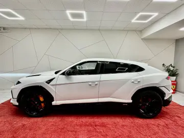 LAMBORGHINI Urus S AKRAPOVIC SPECIALMATT STOCK HUD NETTO