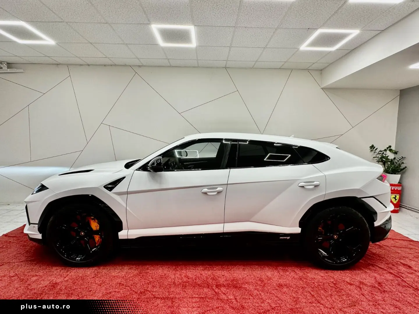 LAMBORGHINI Urus S AKRAPOVIC SPECIALMATT STOCK HUD NETTO