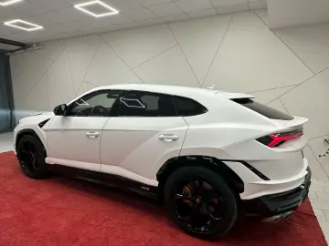 LAMBORGHINI Urus S AKRAPOVIC SPECIALMATT STOCK HUD NETTO