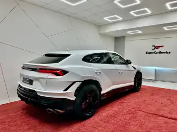 LAMBORGHINI Urus S AKRAPOVIC SPECIALMATT STOCK HUD NETTO