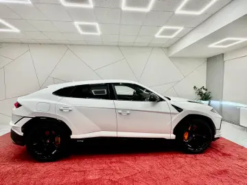 LAMBORGHINI Urus S AKRAPOVIC SPECIALMATT STOCK HUD NETTO
