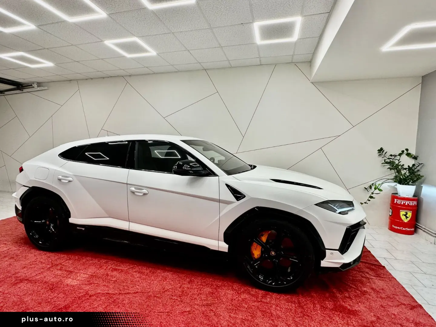 LAMBORGHINI Urus S AKRAPOVIC SPECIALMATT STOCK HUD NETTO