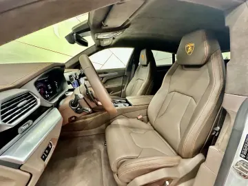 LAMBORGHINI Urus S AKRAPOVIC SPECIALMATT STOCK HUD NETTO