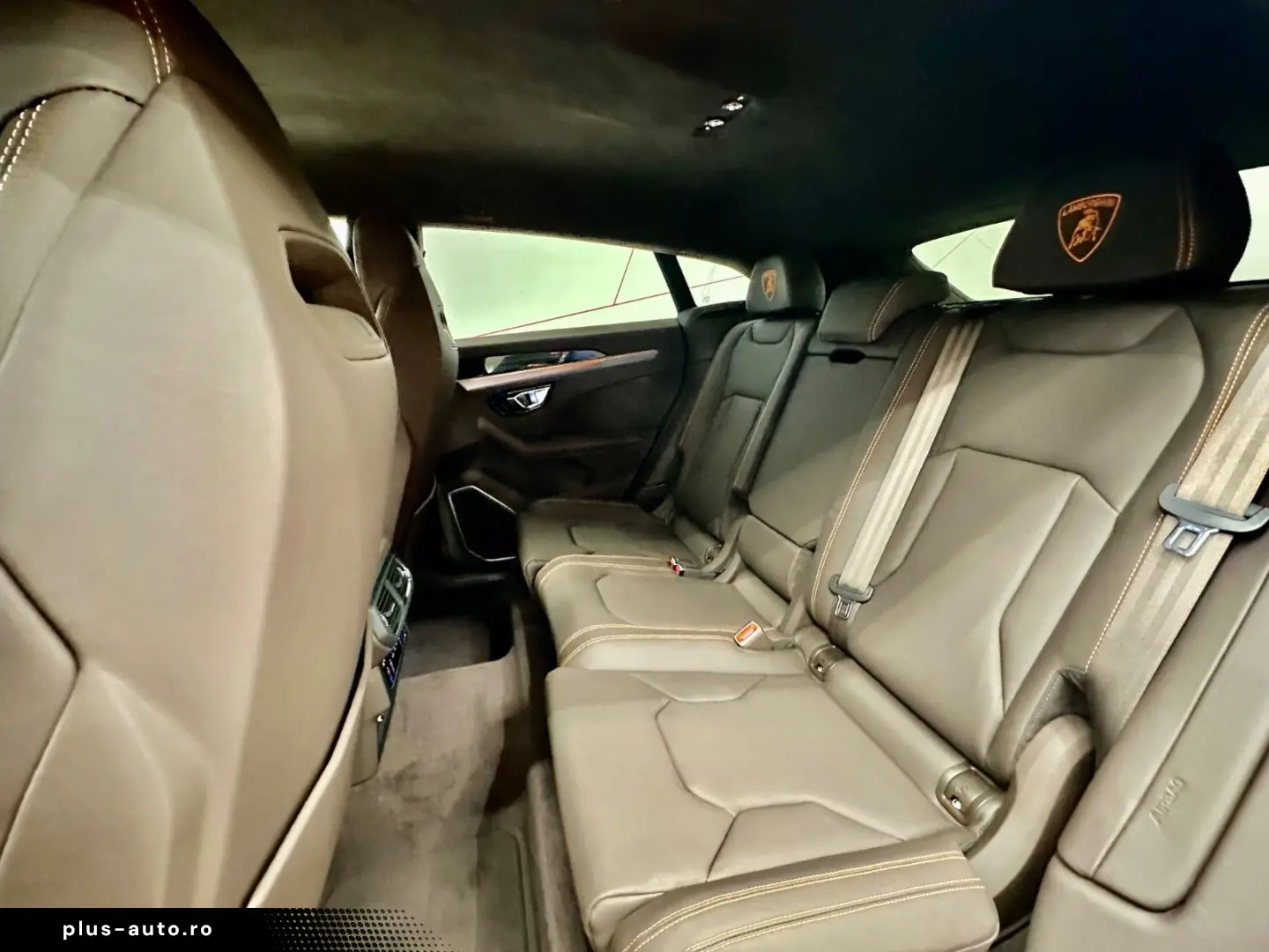 LAMBORGHINI Urus S AKRAPOVIC SPECIALMATT STOCK HUD NETTO