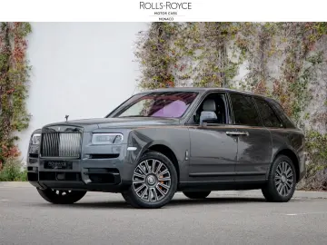 ROLLS ROYCE Cullinan Black Badge